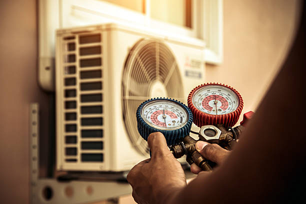 Professional Hvac technician working in Bayport, MN